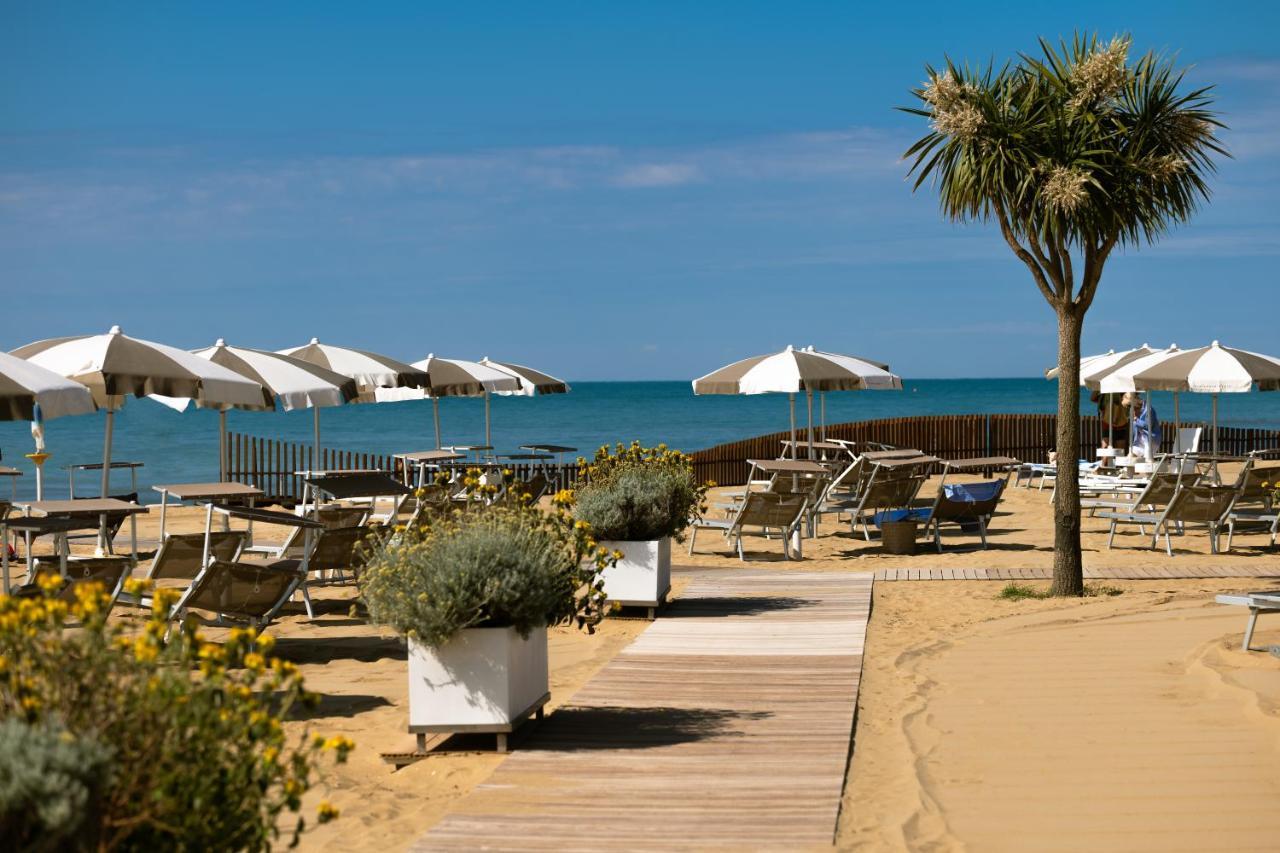Savoy Beach Hotel & Thermal Spa Bibione Luaran gambar The beach at Port-Camargue