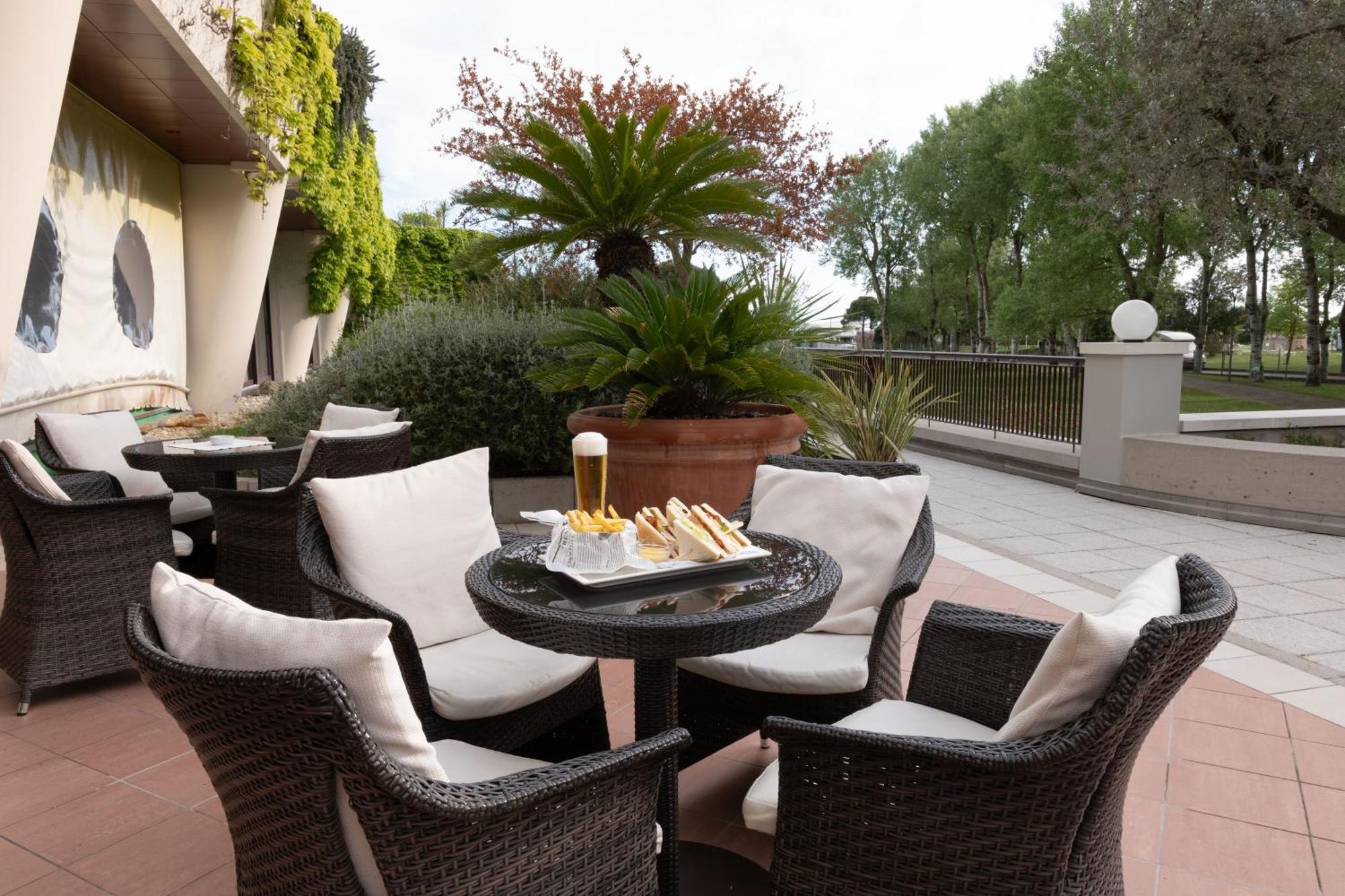 Savoy Beach Hotel & Thermal Spa Bibione Luaran gambar The Terrace