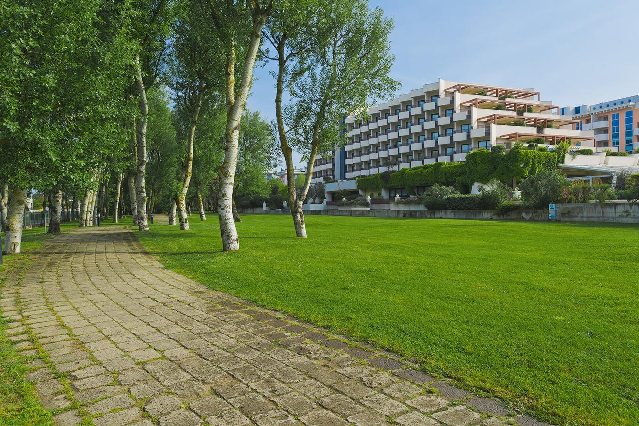 Savoy Beach Hotel & Thermal Spa Bibione Luaran gambar The campus